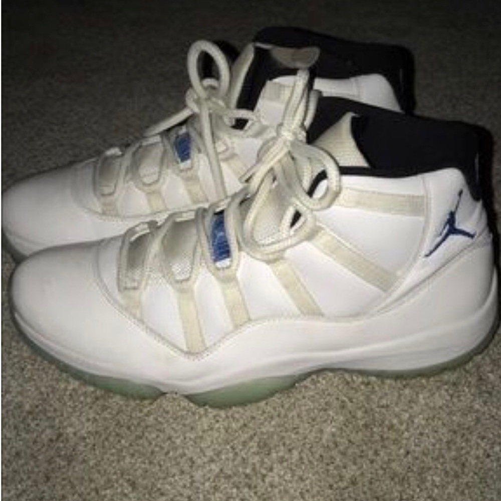 Jordan 11 Legend Blue
